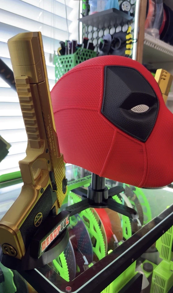 Casco de película Deadpool 3 texturizado Foto 4 de 4