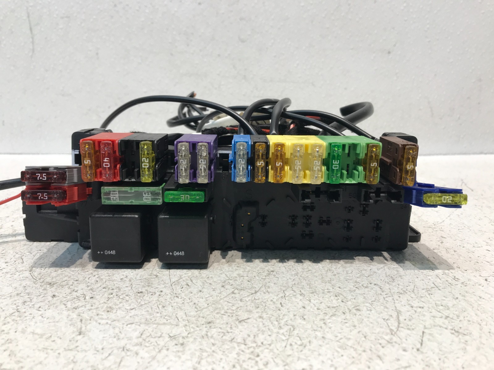 03-12 Mercedes R230 SL500 Rear SAM Fuse Box Relay Module Unit OEM A2305453032