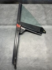 96-02 BMW Z3 FRONT RIGHT PASSENGER SIDE QUARTER WINDOW GLASS PANEL OEM