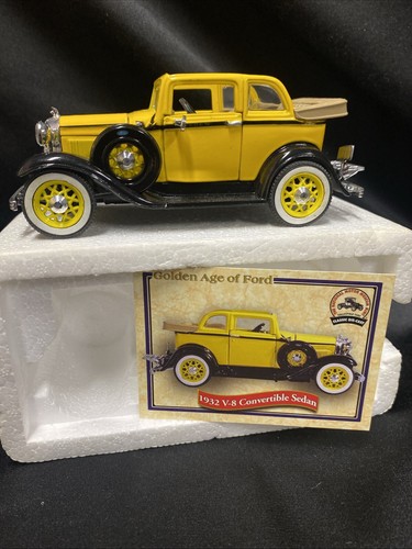 National Motor Museum Mint 1932 V-8 Convertible Sedan - Picture 9 of 9