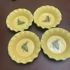 4vtg byron molds 1978 corn flowers in bottom of bowls 