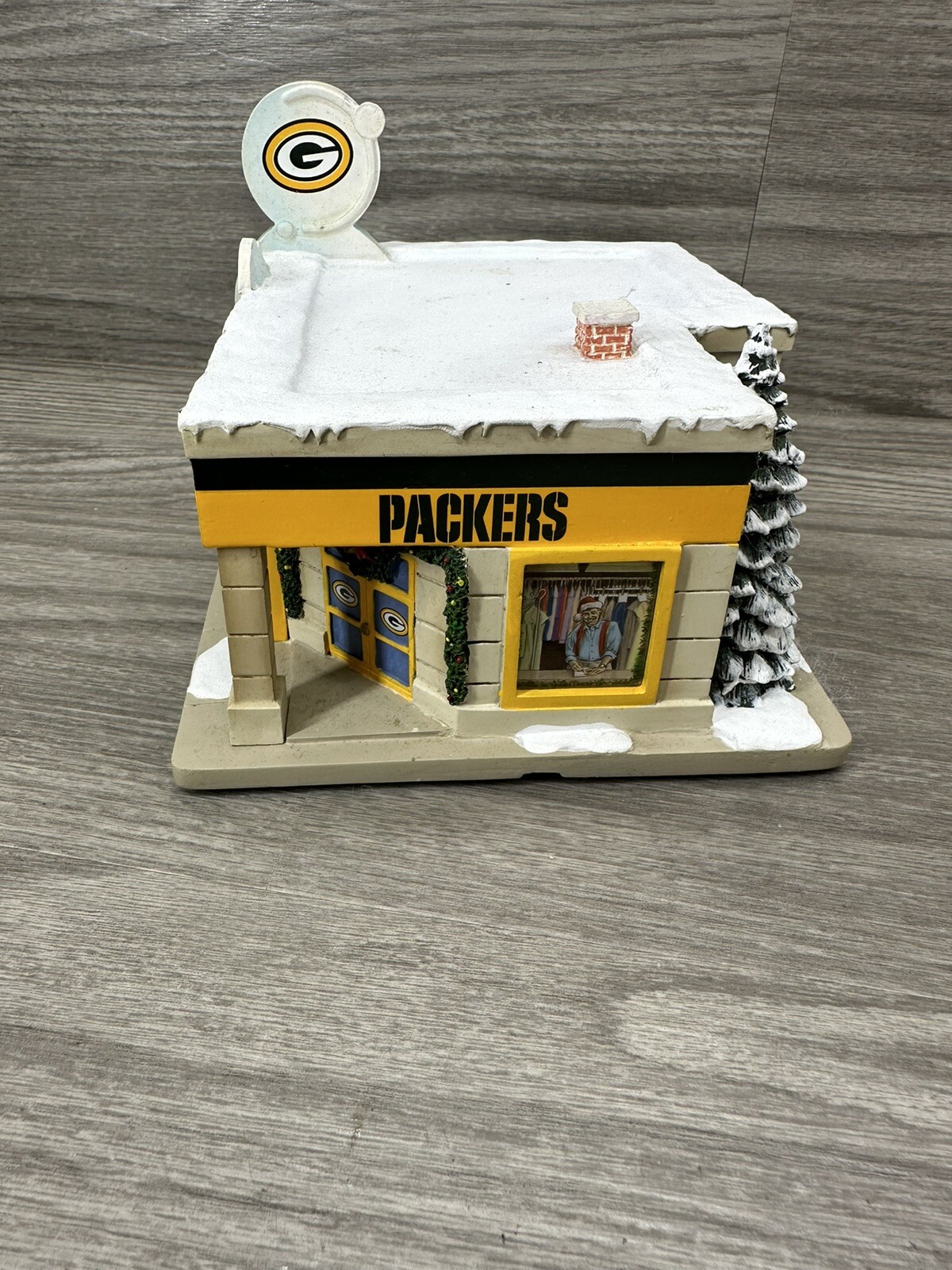 HAWTHORNE VILLAGE NFL GREEN BAY PACKERS CHRISTMAS VILLAGE “Laundromat