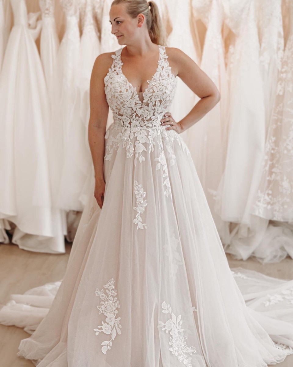 Lace Bridal Gown Wedding Dress Custom made Plus Size 2-28W Buttons Keyhole Ivory Lace Bridal Gown Wedding Dress Custom made Plus Size 2-28W Buttons Keyhole Ivory