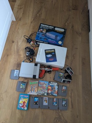 Boxed Nintendo NES Konsole (getestet) Bundle mit 12 Spielen, 2 Controllern FP