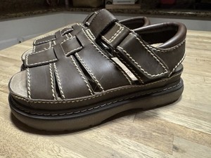 East Side chunky platform fisherman sandals