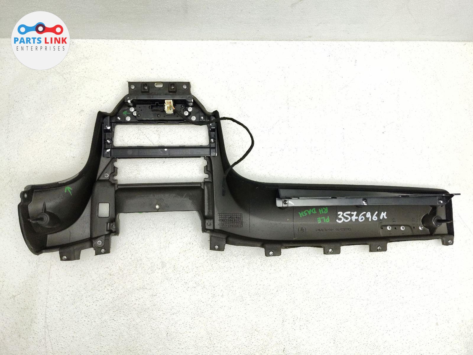 2007-17 MASERATI GRANTURISMO RIGHT DASH TRIM CENTER RADIO BEZEL COVER SWITCH 145