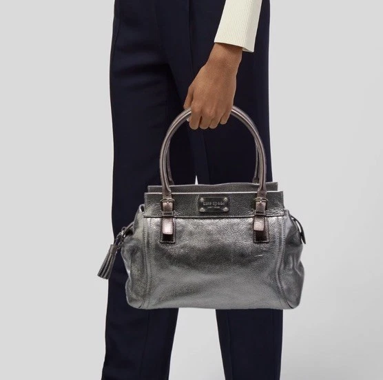 Сумка Kate Spade New York кожаная верхняя ручка металлик серебристая - Изображение 2 из 4