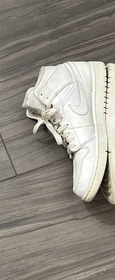 Nike Air Jordan 1 Retro Mid Gimnasio Tenis Triple Blanco 554724-100 Hombre’s Talla 11 Foto 3 de 4