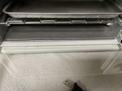Magic Chef Mini Toaster Oven & Broiler Model 678 White with Rack and tray - Picture 6 of 10