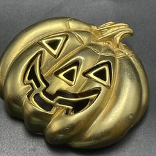 Vintage Jack-o-Lantern Pumpkin Halloween Pin Brooch Gold Tone Metal