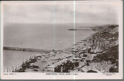 SEHR SCHÖNE ALTE R/P POSTKARTE - BLICK VON EAST HILL - HASTINGS - SUSSEX 1907