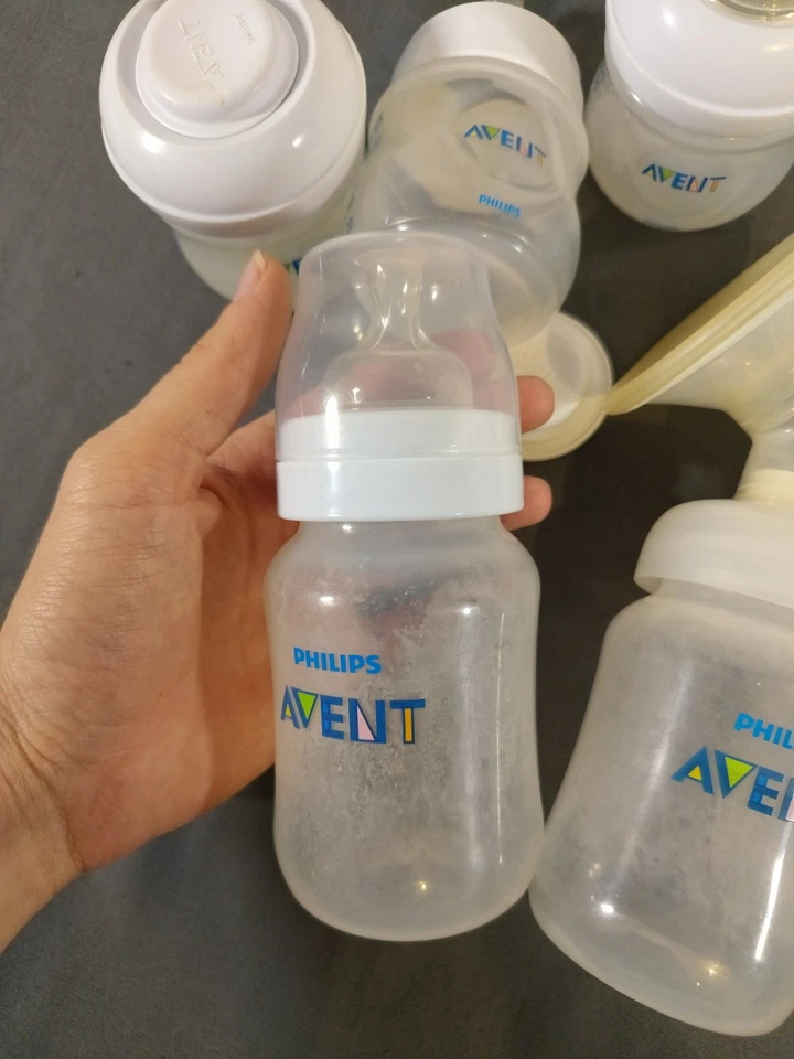 Philips AVENT Milchpumpe + Fläschchen & Becher Konvolut Günstig Abzugeben - Image 3 of 3