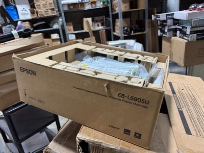 Epson EB-L690SU Projector 6200lm WUXGA Digital Projector LCD New. box top damage