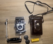 Yashica 635 TLR 6X6 film Camera Yashikor 80mm f3.5 From JAPAN With Leather Case