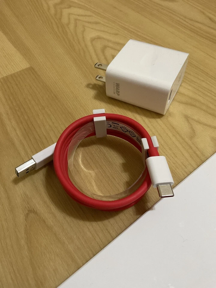 Official OnePlus 7 Pro Warp Charger and Cable, 30W Warp Charger with USB-C Cable - Image 3 of 4