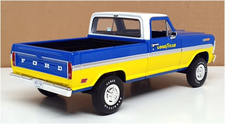 Greenlight 1/24 Scale 85073 - 1969 Ford F-100 Good Year - Blue/White/Yellow - Image 2 of 4