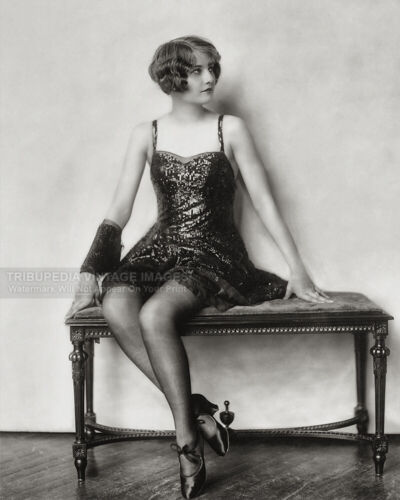 Photo vintage années 1920 de Barbara Stanwyck - Ziegfeld Follies - Flapper Girl - Actrice - Photo 1 sur 4