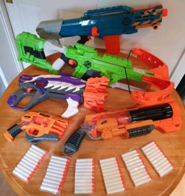 Nerf Zombie Strike Bundle 5 x Matching Guns + 60 neue Darts, alle komplett getestet sehr guter Zustand