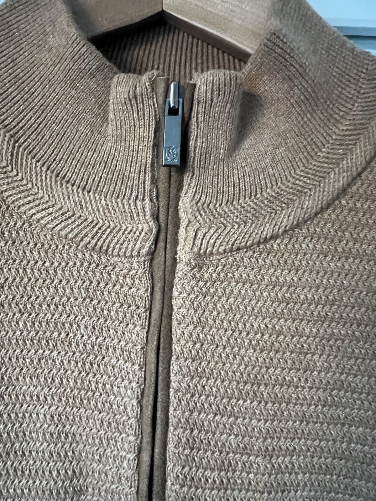 Picture 2 of 4