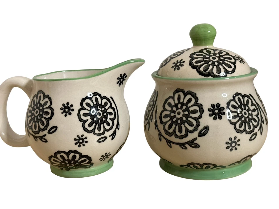 Signature Housewares Creamer & Sugar Set Stoneware Set - Image 4 of 4