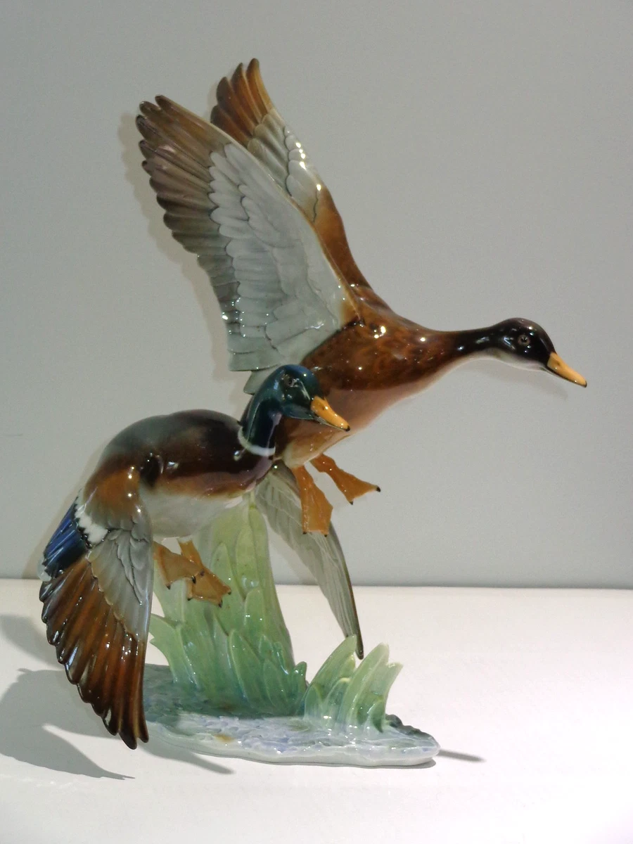 Hutschenreuther Figurine In Antique Ceramic & Porcelain Figurines