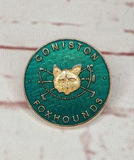 Vintage Coniston Foxhounds Green Enamel Gold Tone Metal Hunting Supporter Badge 