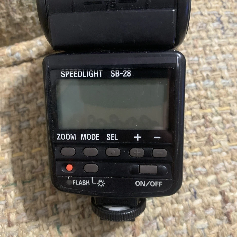 Nikon Speedlight Camera Flash SB-28 - Excellent Condition - Image 3 of 3