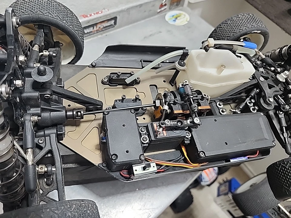 Agama A215 Nitro Buggy Roller - Image 3 of 4