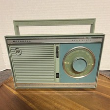 Motorola TP80L Solid State AM/FM Portable Radio w/ Telescopic Antenna Green
