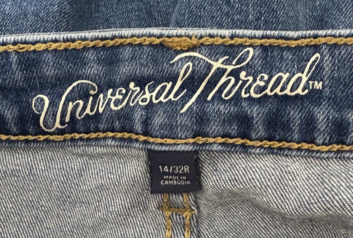 Universal Thread Jeans Patchwork 14 Frayed Kick B… - image 6