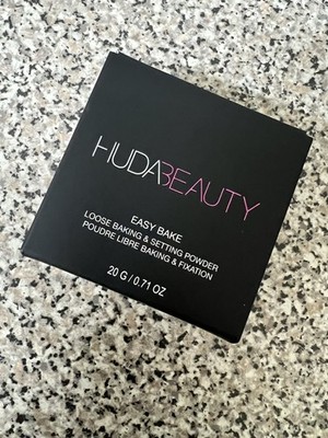 Huda Beauty Easy Bake Loose Baking & Setting Powder - Farbton: Coffee Cake