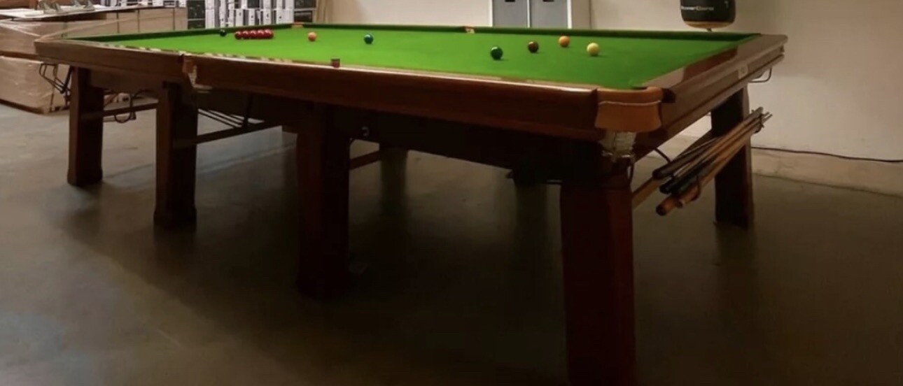 Riley Snooker Table 6x12 Full Snooker Table Strachan Cloth Aramith