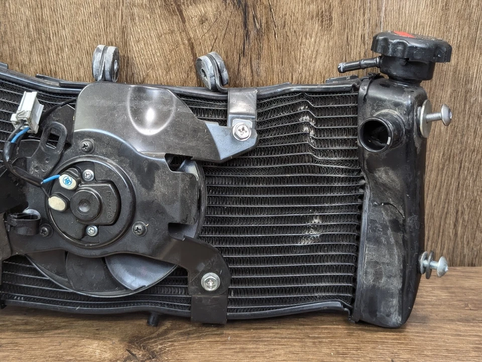 Honda CTX 700 CTX700ND 2014-2018 OEM refrigeración del radiador *solo para reparación de piezas* Foto 2 de 4