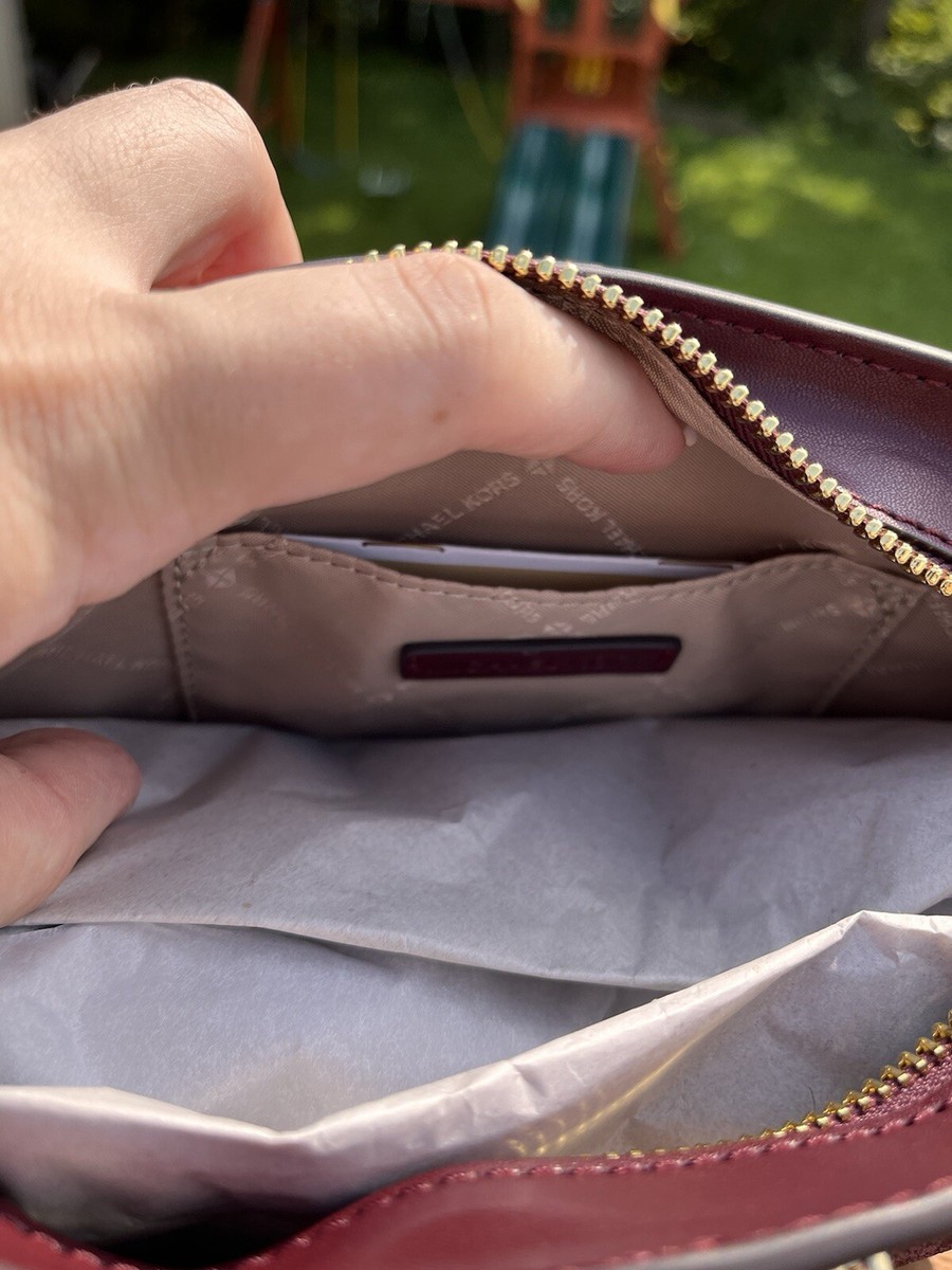 Michael Kors Small Crossbody Bag + Bifold Zip Coin Wallet Michael Kors Small Crossbody Bag + Bifold Zip Coin Wallet