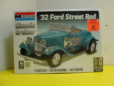 ミニカー [ERTL Collectibles] '32 Ford Street Rod 32 Ford Street Rod 1:24 Scale Classic Cruiser Monogram Model Kit