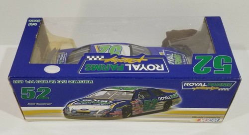 2007 Royal Farms Racing NASCAR #52 Donnie Neuenberger Ford Fusion Scale 1-24 - Picture 7 of 12