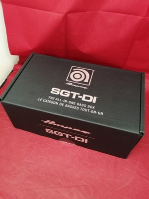 EG SGT-DI Bassvorverstärker mit 3-Band EQ, SVT/B15 Schalter, True Bypass