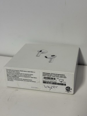 Apple AirPods (3rd generation) with Lightning Charging Case