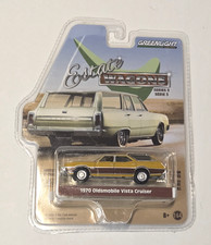 Greenlight Estate Wagons Series 3 1970 Oldsmobile Vista Cruiser 1:64 Diecast