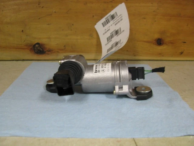 Used Right Qtr Window Regulator Rear fits: 2005 Mercedes-benz Mercedes ml-class - Image 2 of 4