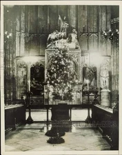 1938 Press Photo The Christmas tree at Westminster Abbey, gift from King George
