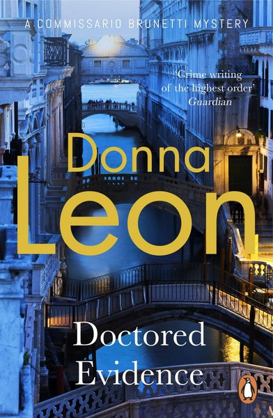 Doctored Evidence | Donna Leon | Englisch | Taschenbuch | Commissario Brunetti-image