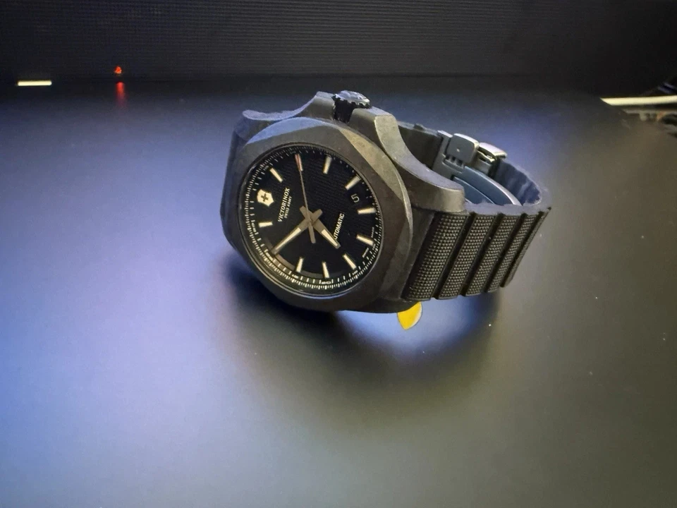 Victorinox I.N.O.X. Reloj Carbono Automático 43mm 2025 Foto 2 de 4