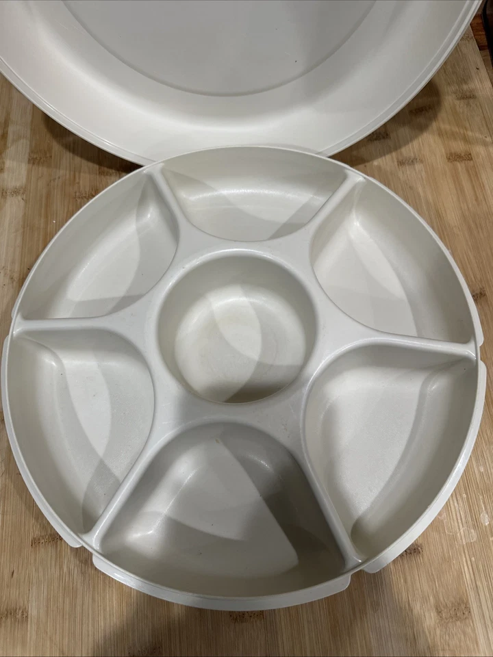 VTG Tupperware 13” Divided Veggie Fruit Dip Snack Party Tray 1665-3 Lid 1666-1 - Image 2 of 4