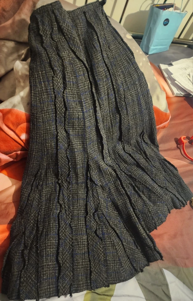 Zara Tweed Skirt Long 8 Fits 10 - Image 3 of 4