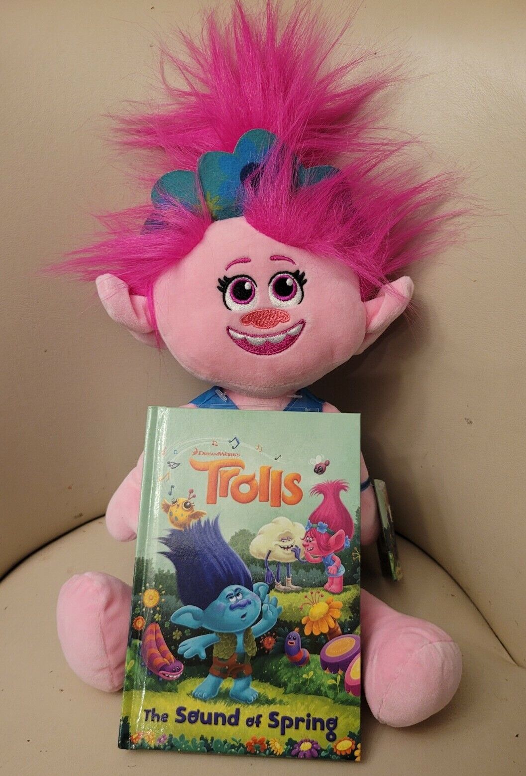 Kohls Cares TROLLS POPPY 18" Plush with book "The SOUND of SPRING" 2021 NEW