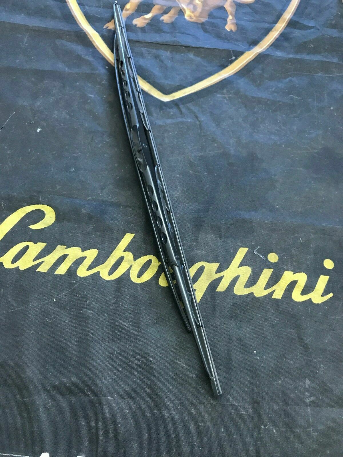 LAMBORGHINI MURCIELAGO WINDSHIELD WIND SCREEN WIPER OEM 8Z1955425C