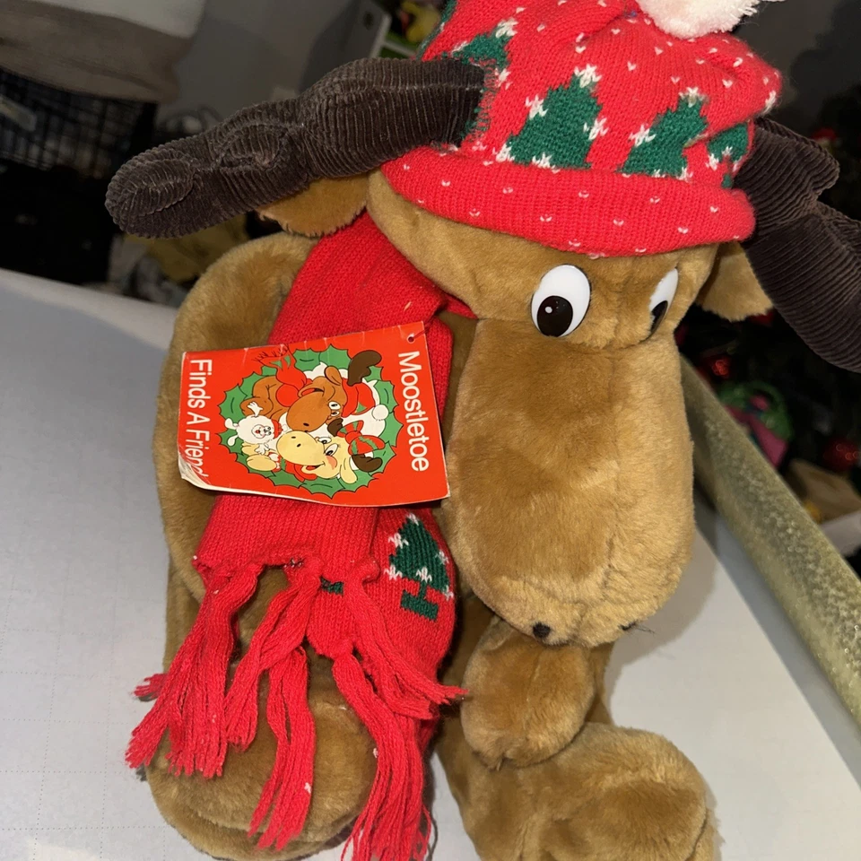 Vintage 1987 Commonwealth Moostletoe Moose Plush Stuffed Christmas Scarf Hat 16” - Image 2 of 4