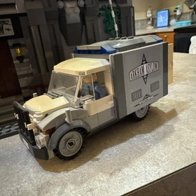 LEGO DC Super Heroes: Batman: Arkham Asylum Breakout (10937) - incomplete set