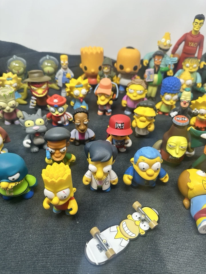 Gran Lote de Figuras de Los Simpson Kidrobot Playmates y Funko Foto 3 de 4